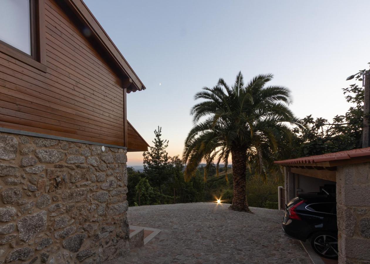 Abracos Dos Avos - Casas Do Monte