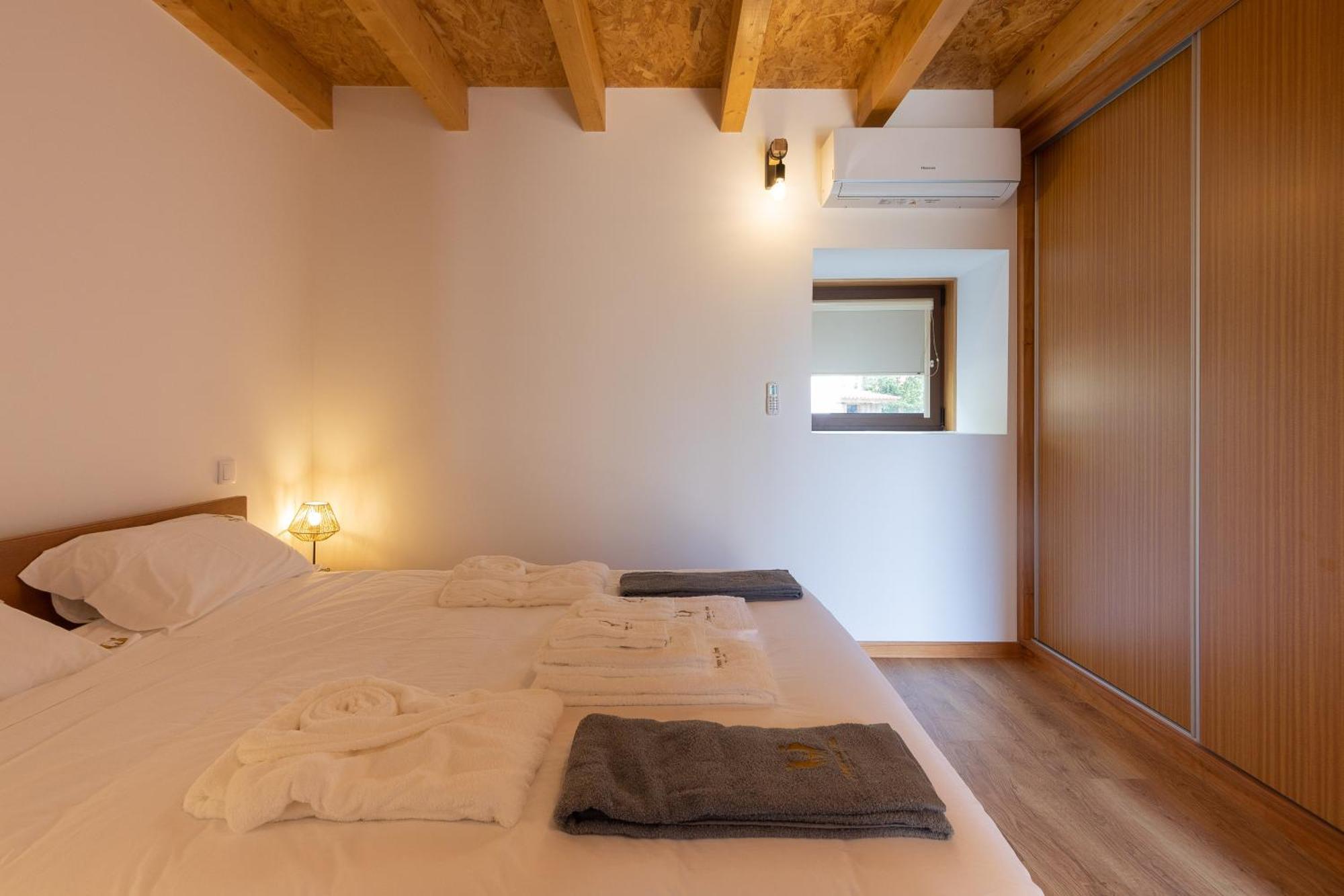 Abracos Dos Avos - Casas Do Monte *